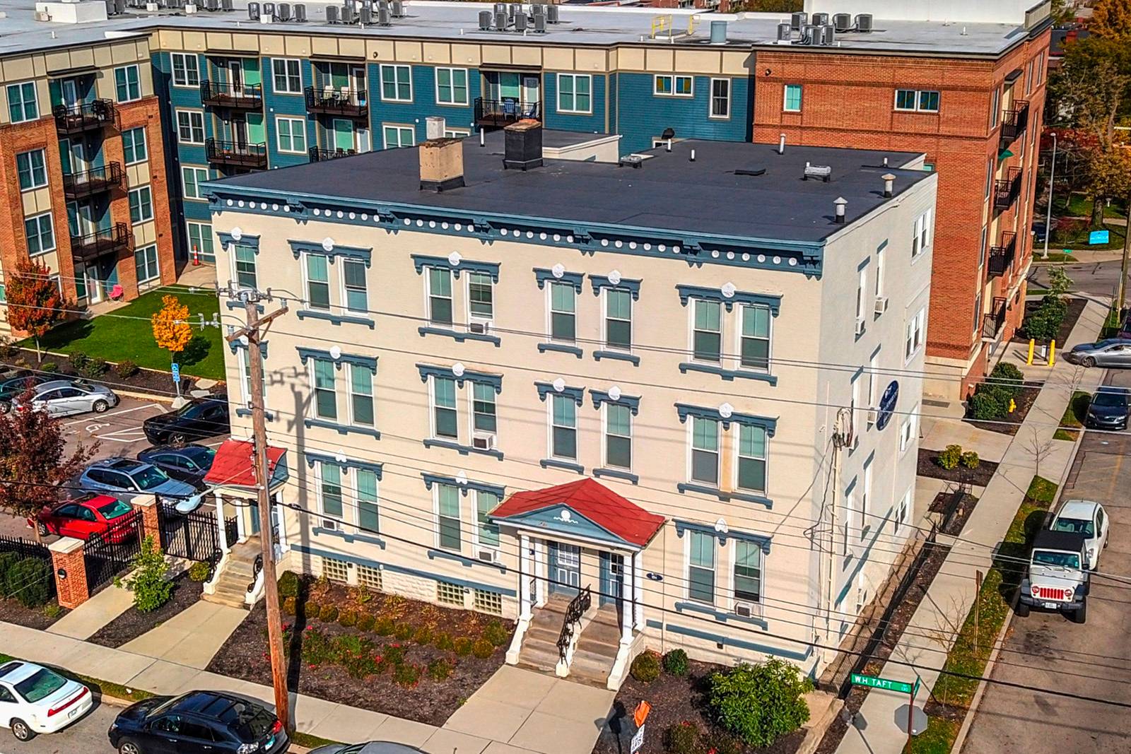 101 East Corry, photo 4