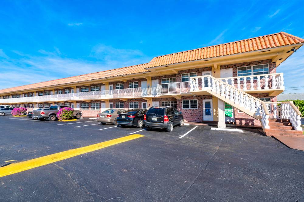 Camelot West Apartments