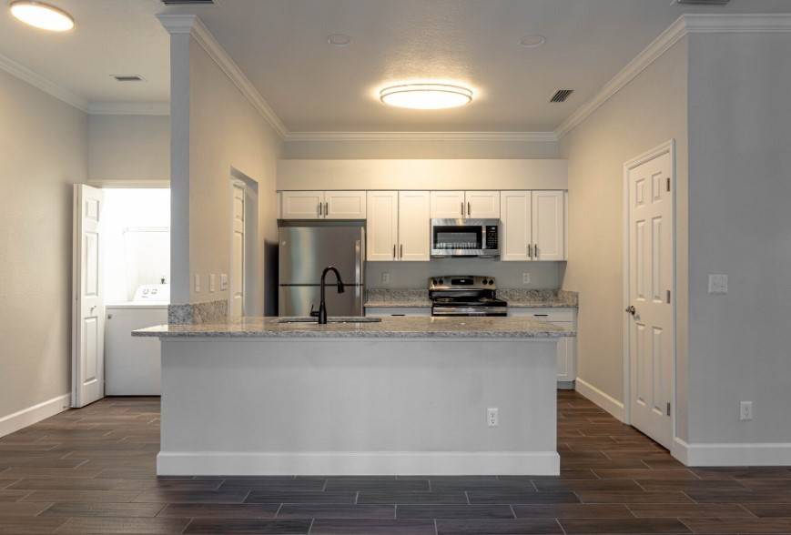Waters Edge Apartments, photo 9