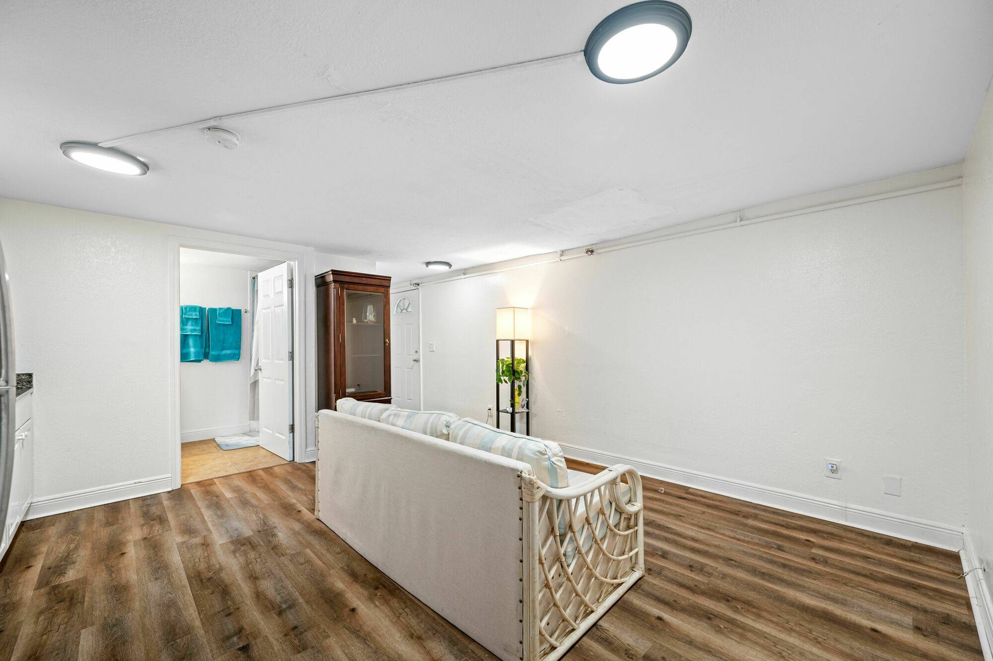 5th Ave Apartments, photo 9