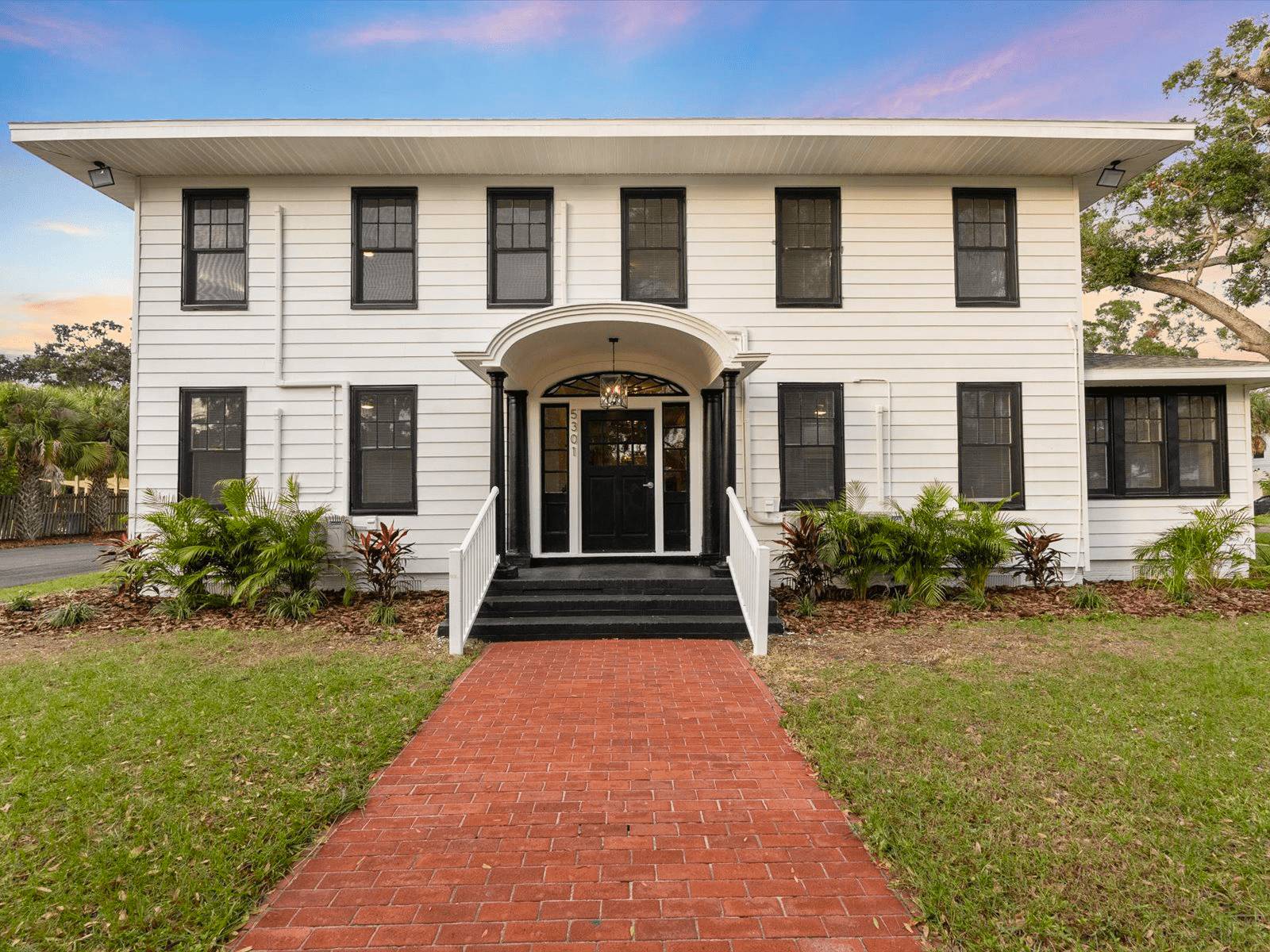 Twelve Oaks, photo 4