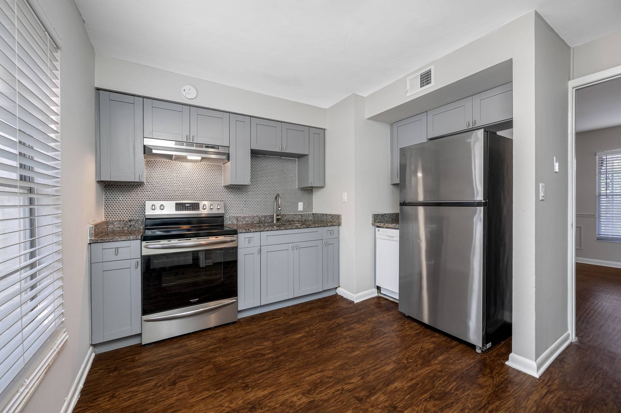 Branch Ave Flats, photo 8