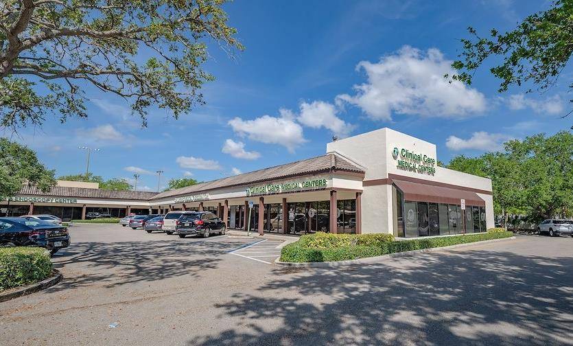 Towne Plaza, photo 2