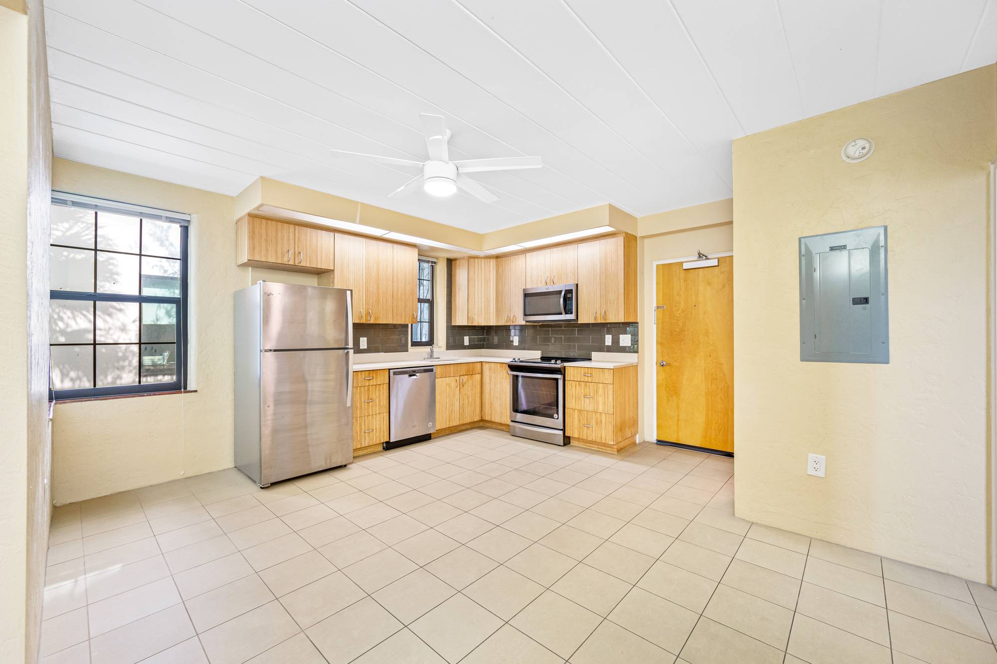 Prince Gregor Apartments, photo 2