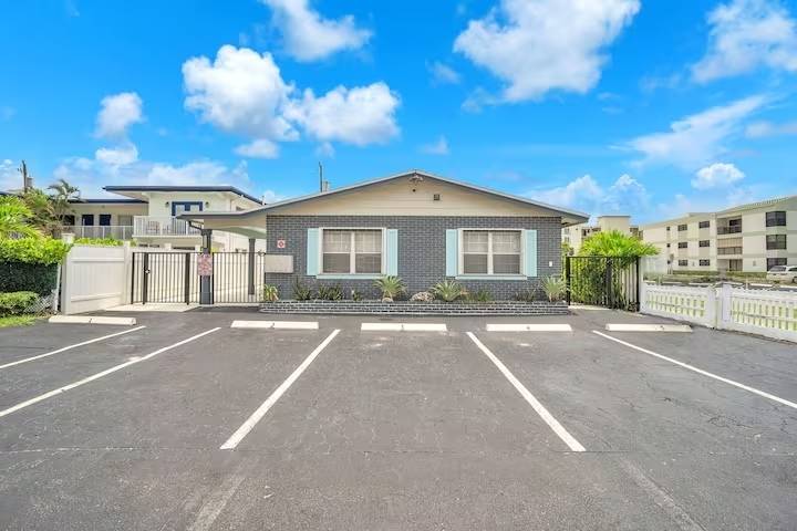 4204 N Ocean Dr, photo 4