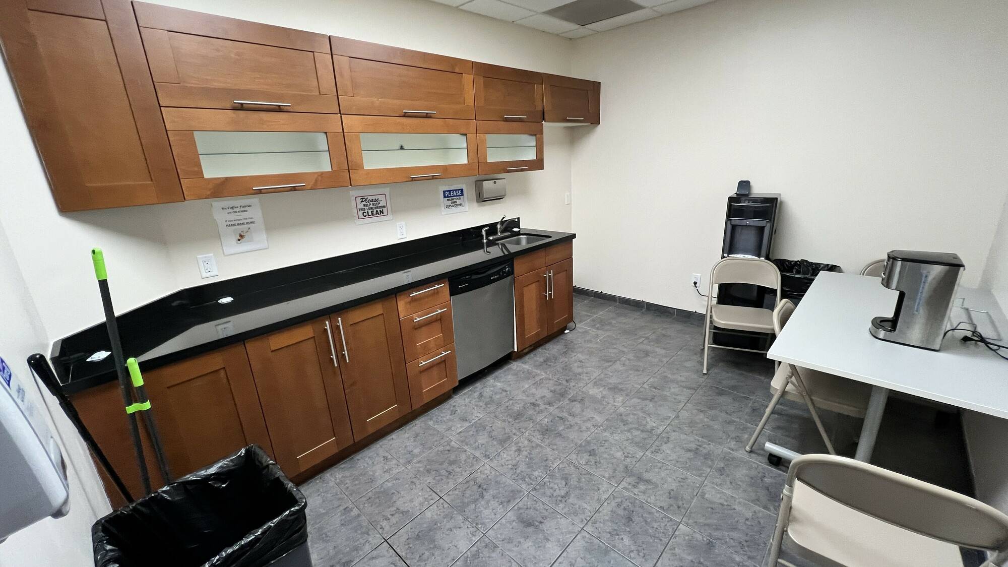 1571 Sawgrass Corporate Pkwy, photo 4