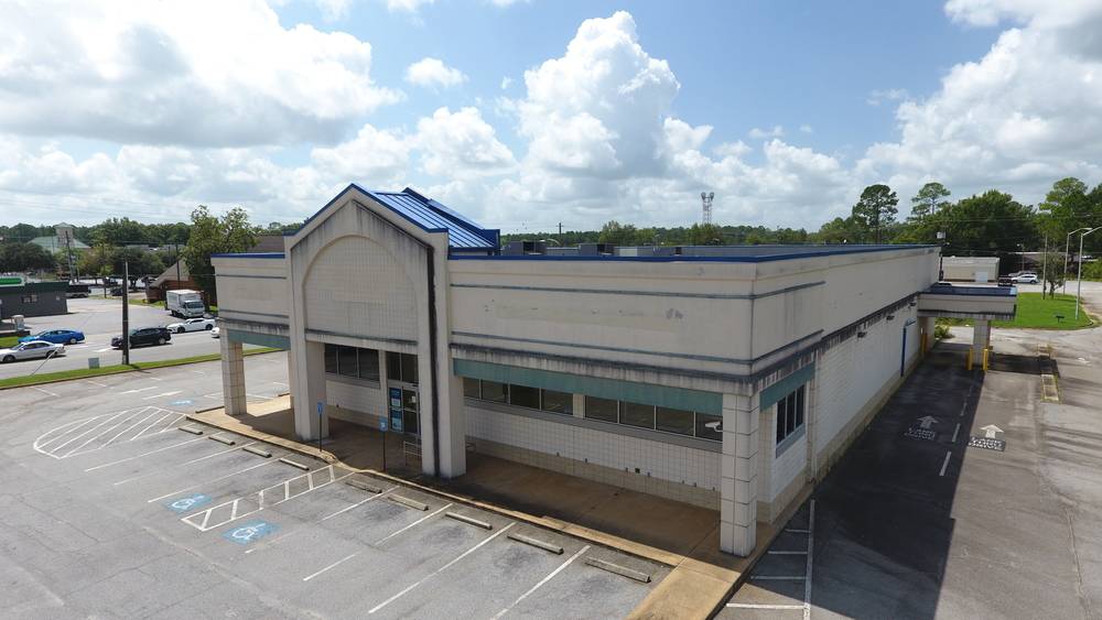 Dark Walgreens-Redevelopment Opportunity, photo 2