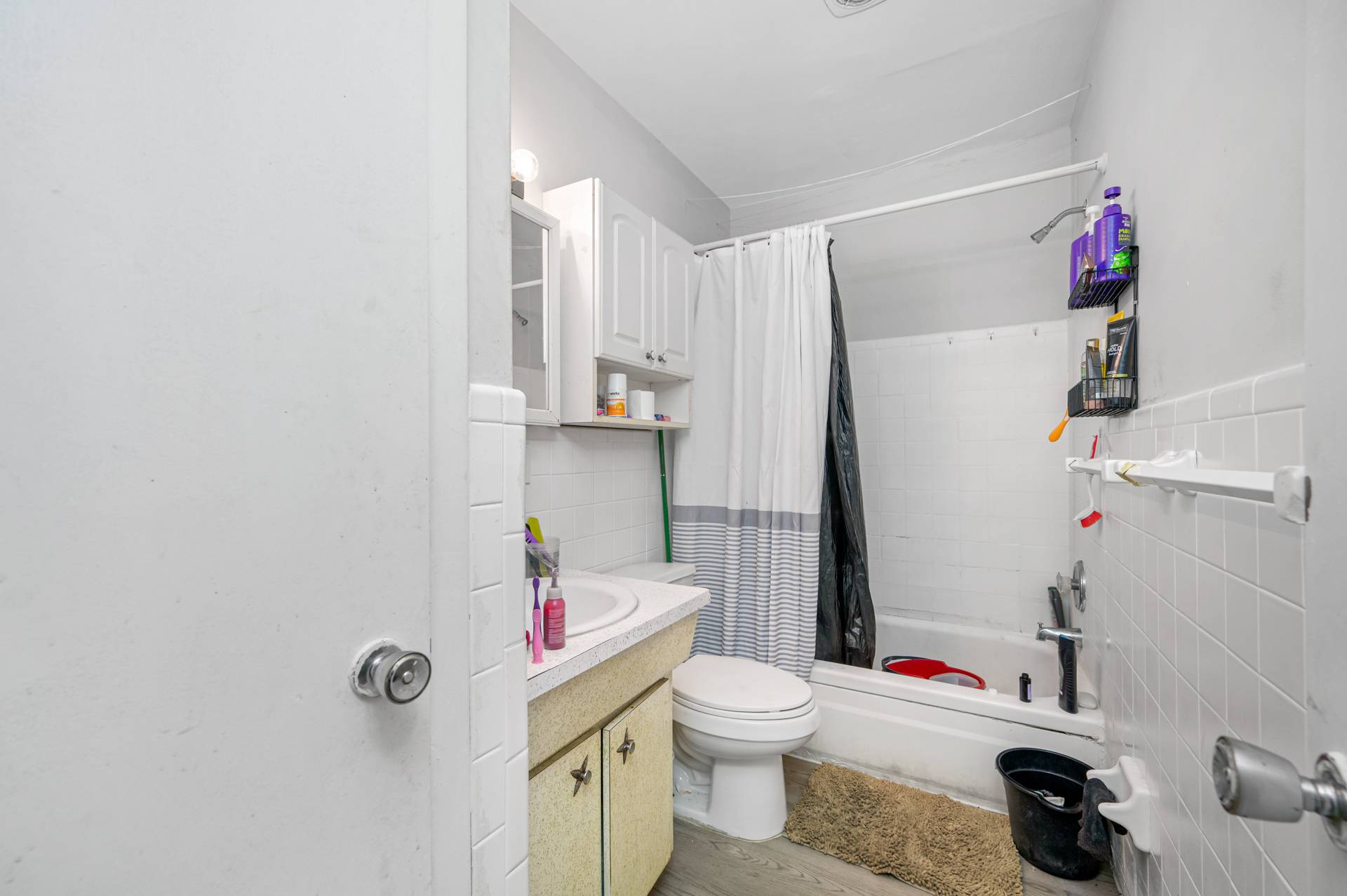 Camelot Apartments, photo 11