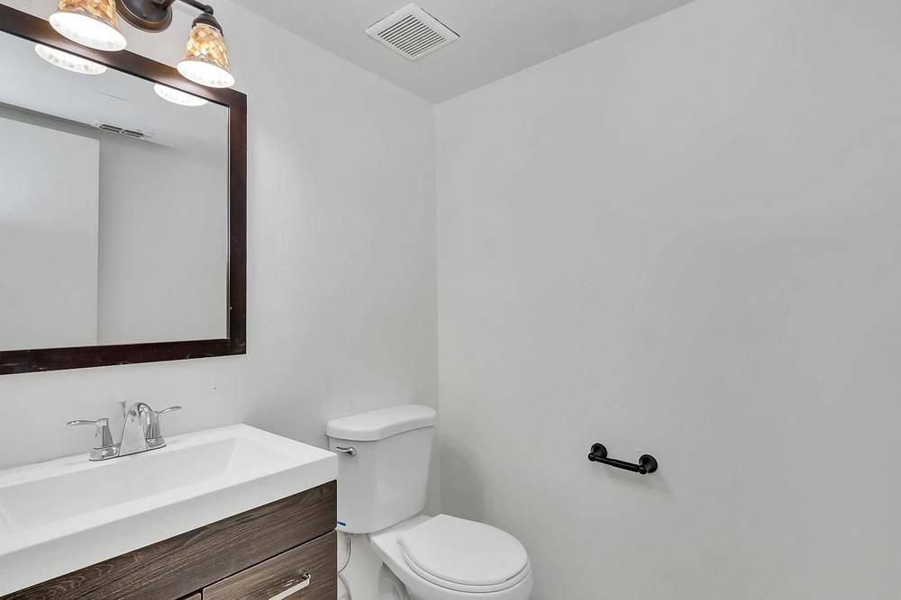 Branch Ave Flats, photo 13