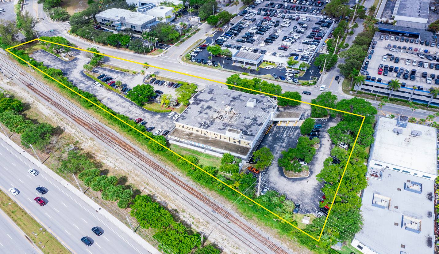 North Miami Beach Financial Center, photo 2