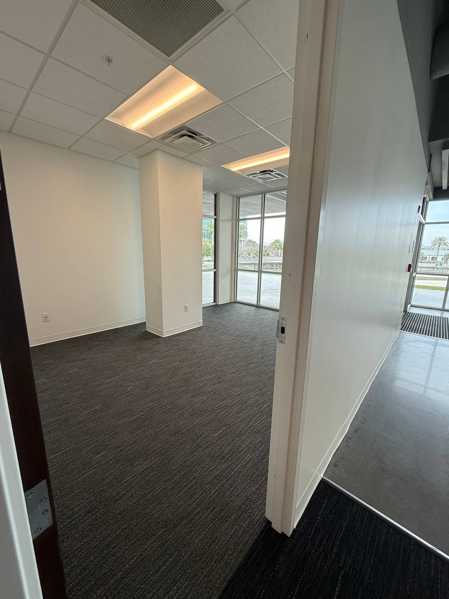 220 Riverside, photo 7