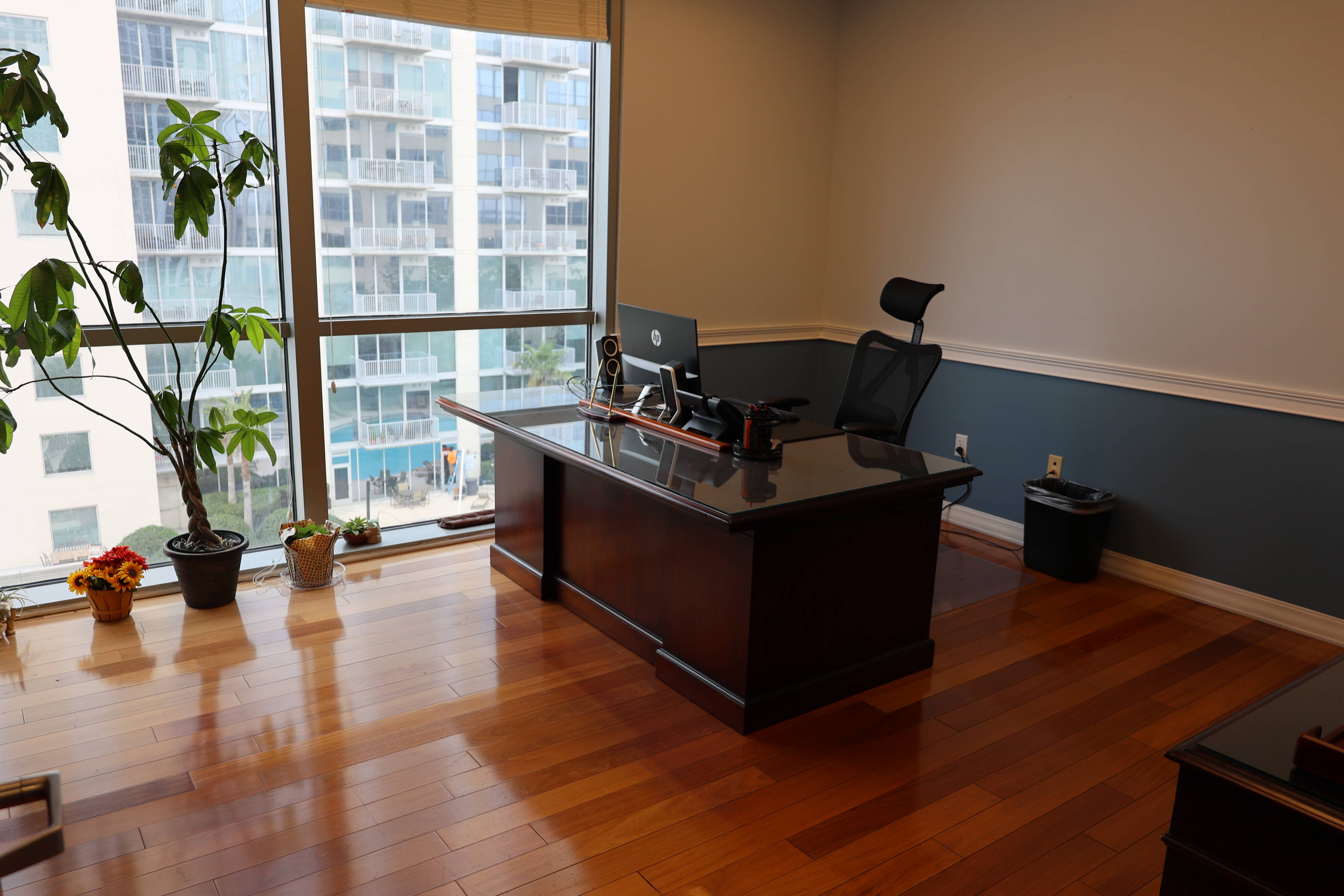 Plaza North Tower - 14th Floor, photo 4