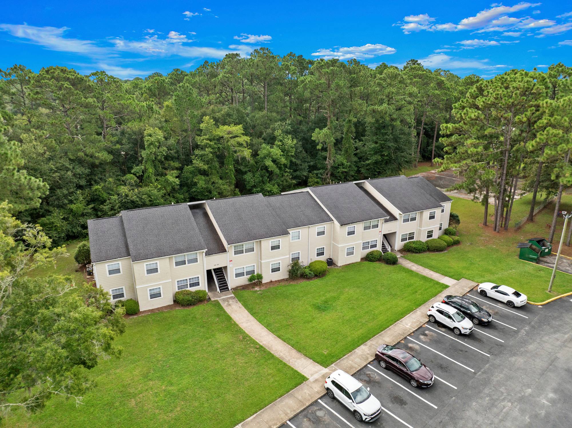 The Pines Apartments, photo 3