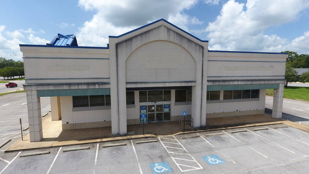 Dark Walgreens-Redevelopment Opportunity, photo 3