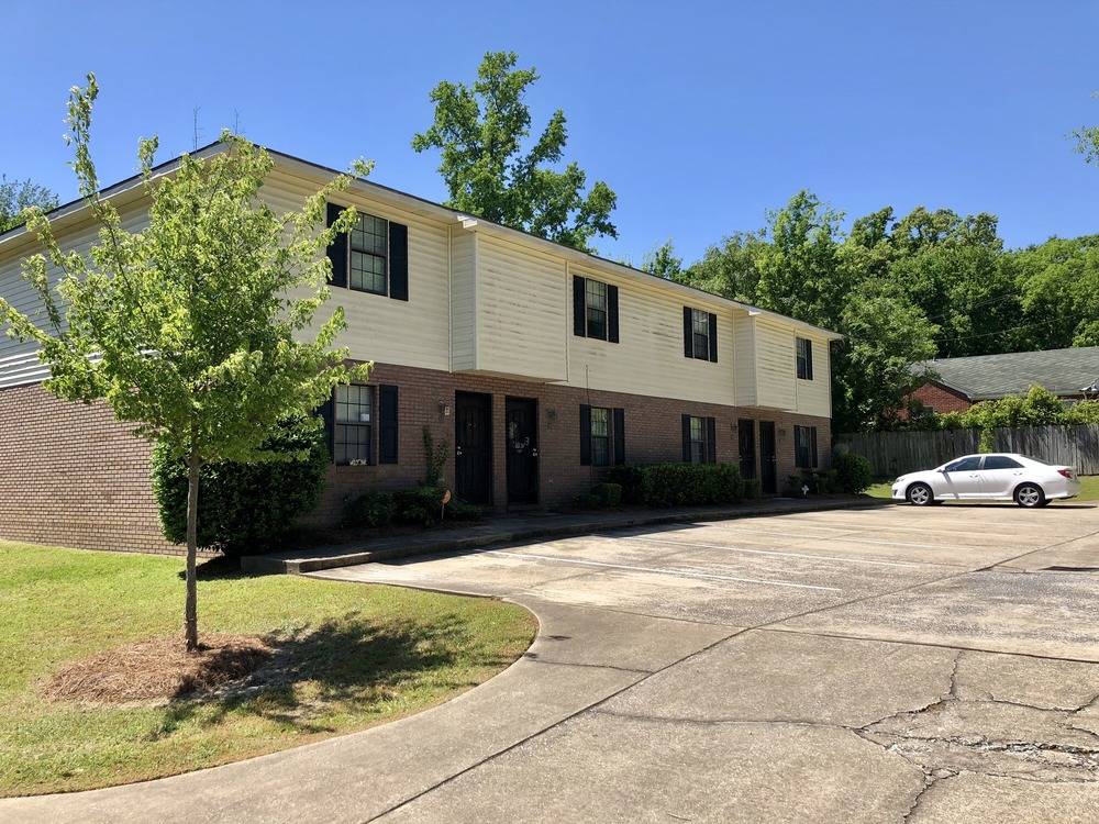St. Elmo Apartments 