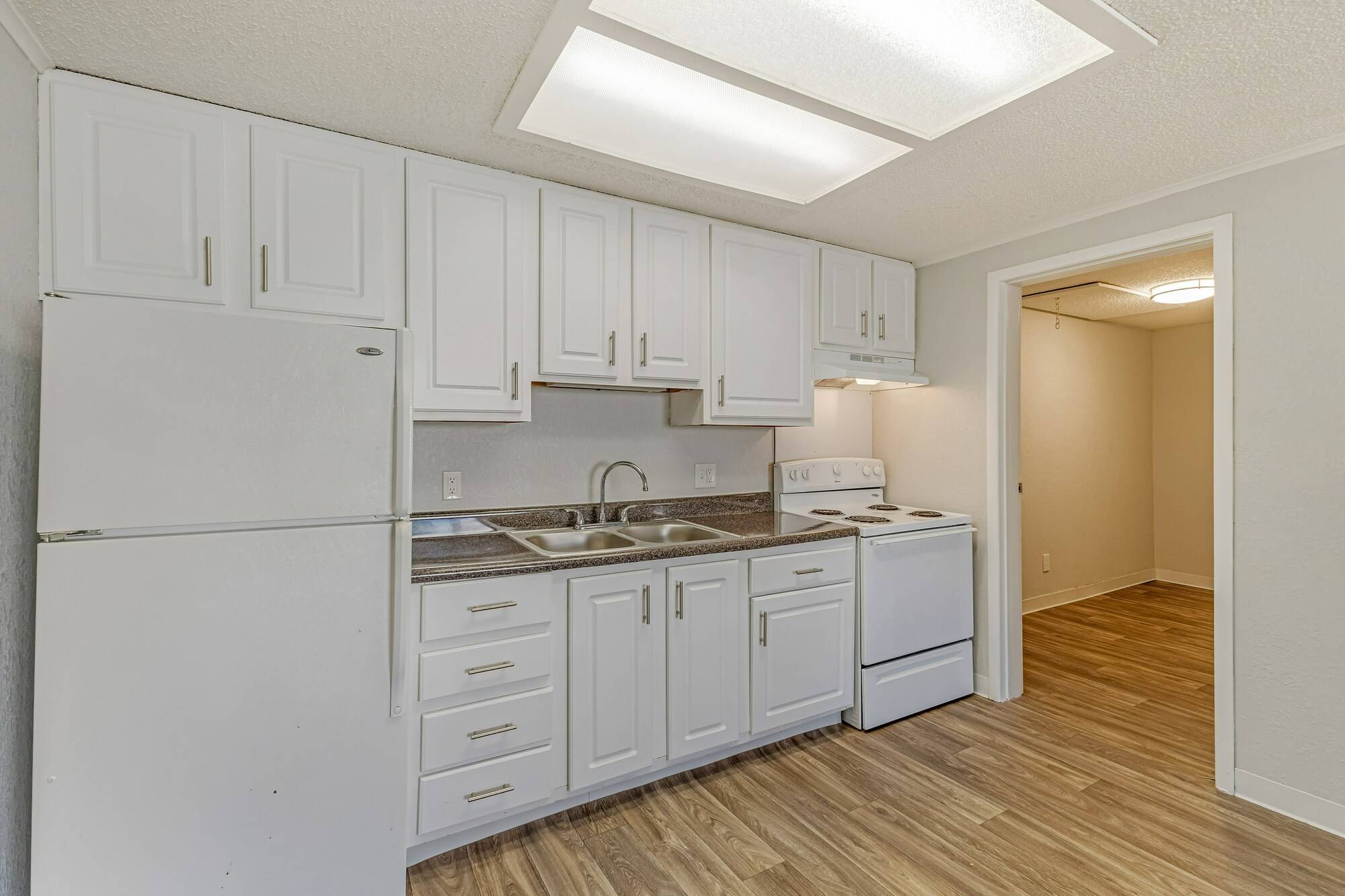 Oakwood Village, photo 8