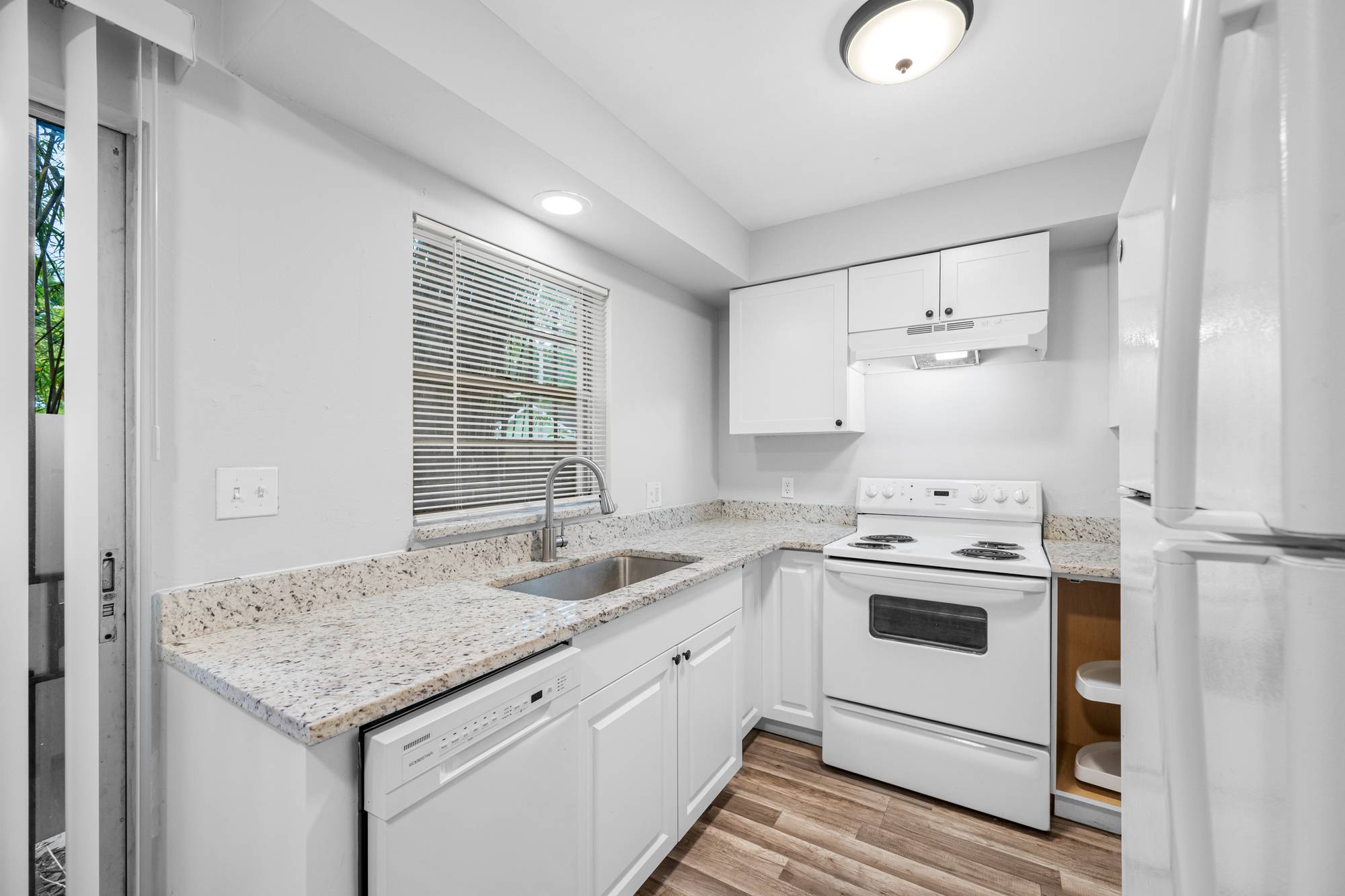 Branch Ave Flats, photo 12