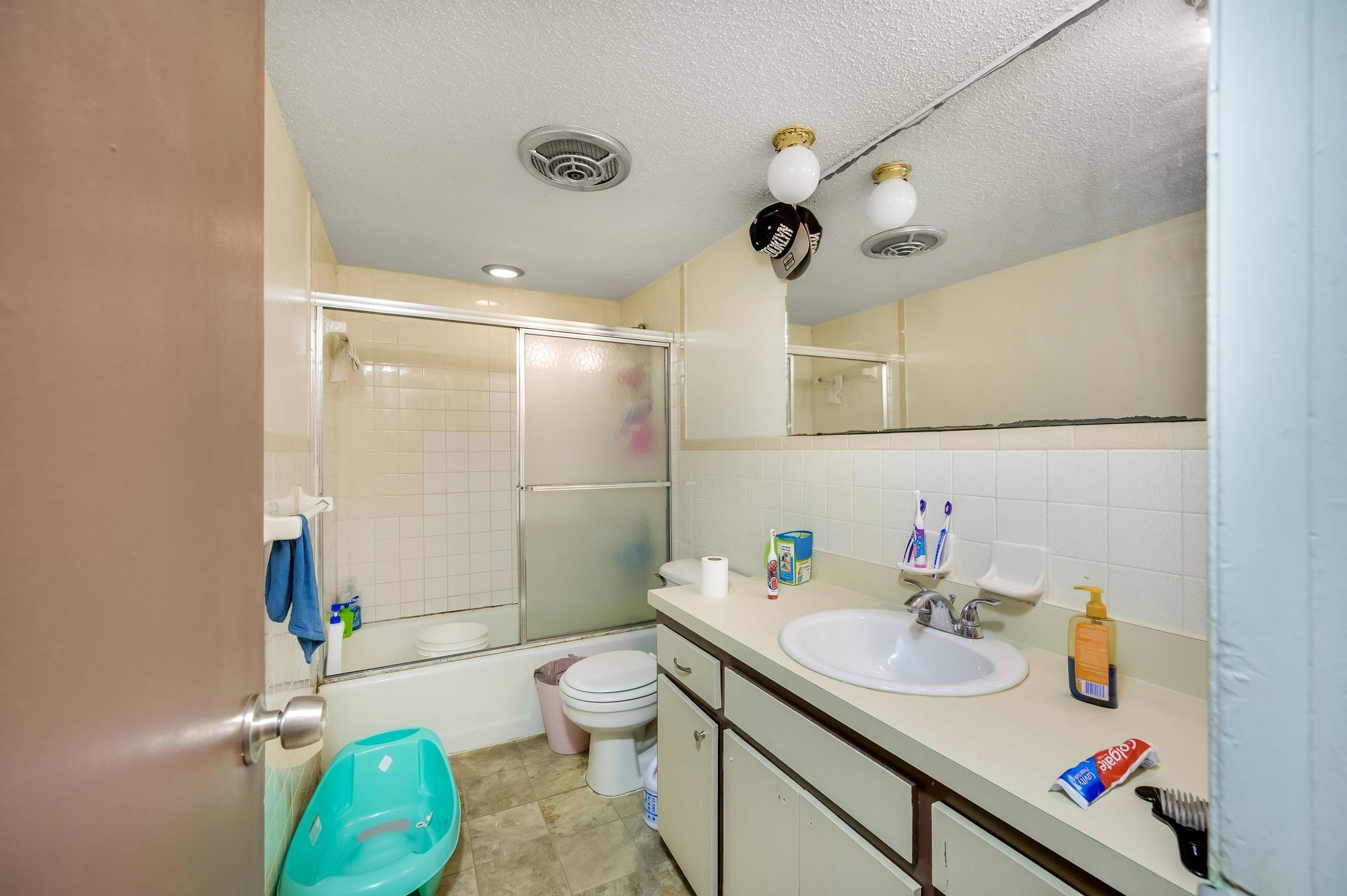 East 140th Ave Apartments, photo 10