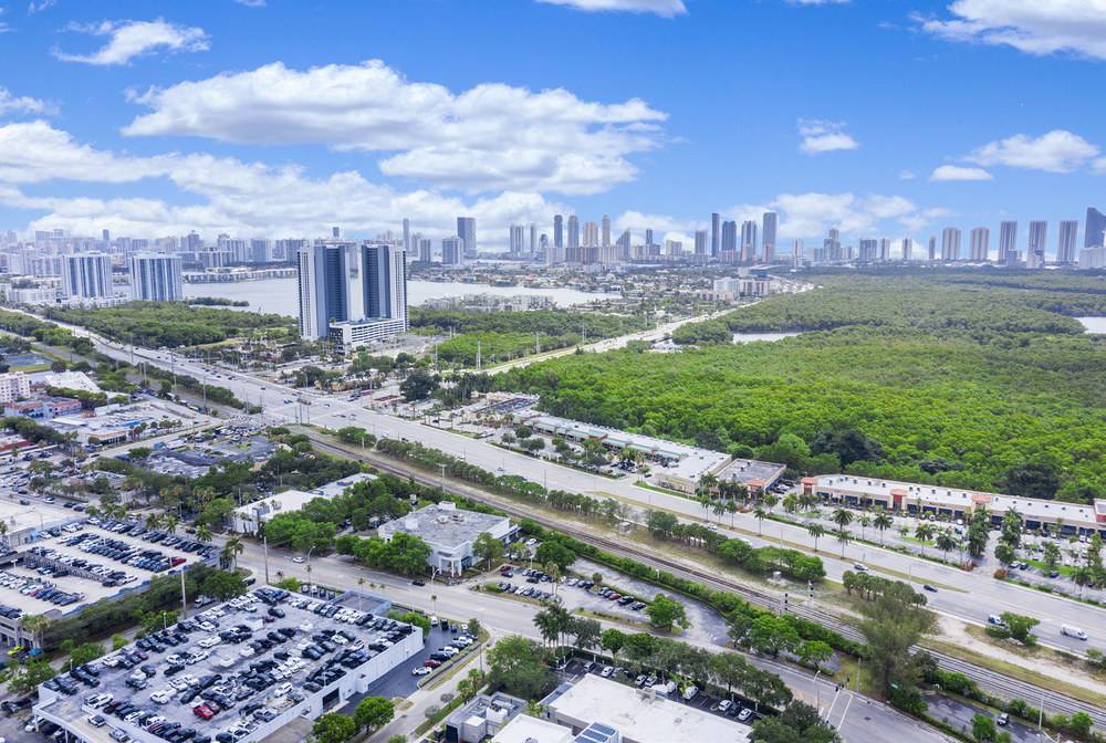 North Miami Beach Financial Center, photo 14