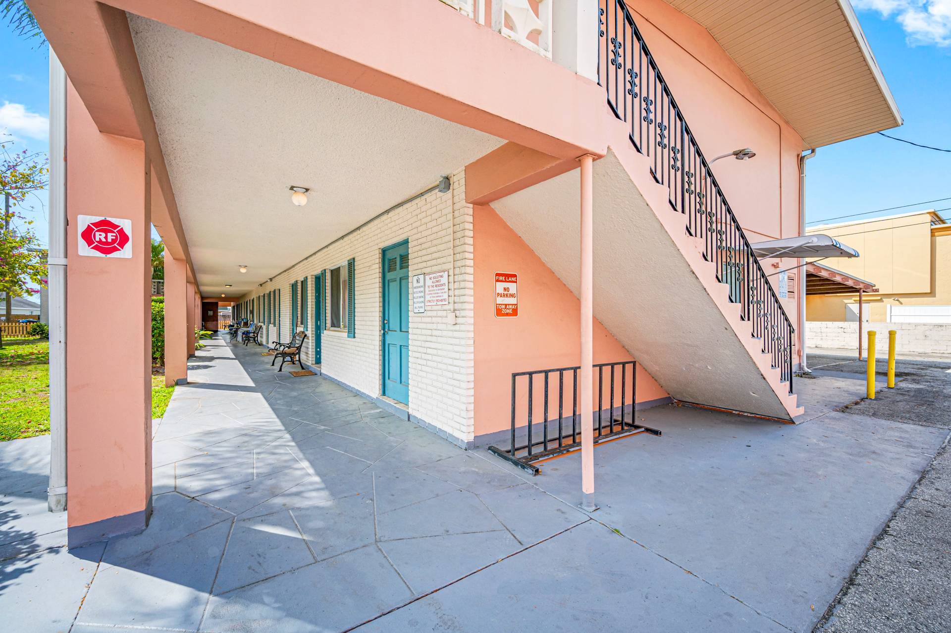 Camelot Apartments, photo 7