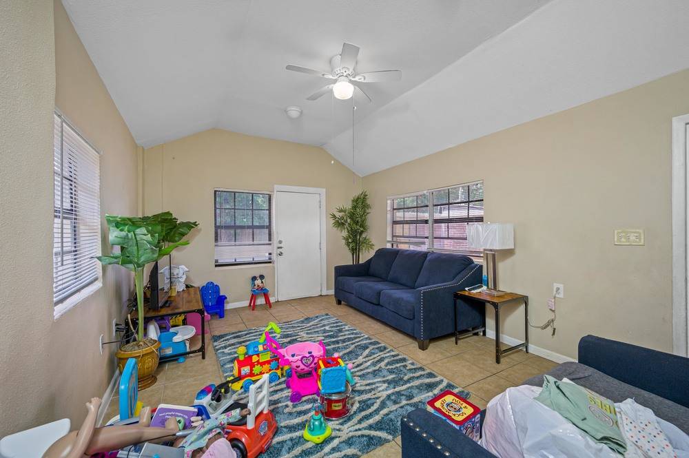 Pinewood Apartments, photo 9