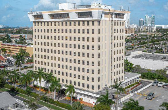 1250 E Hallandale Beach Blvd 