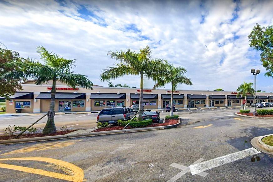 Davie Plaza, photo 3