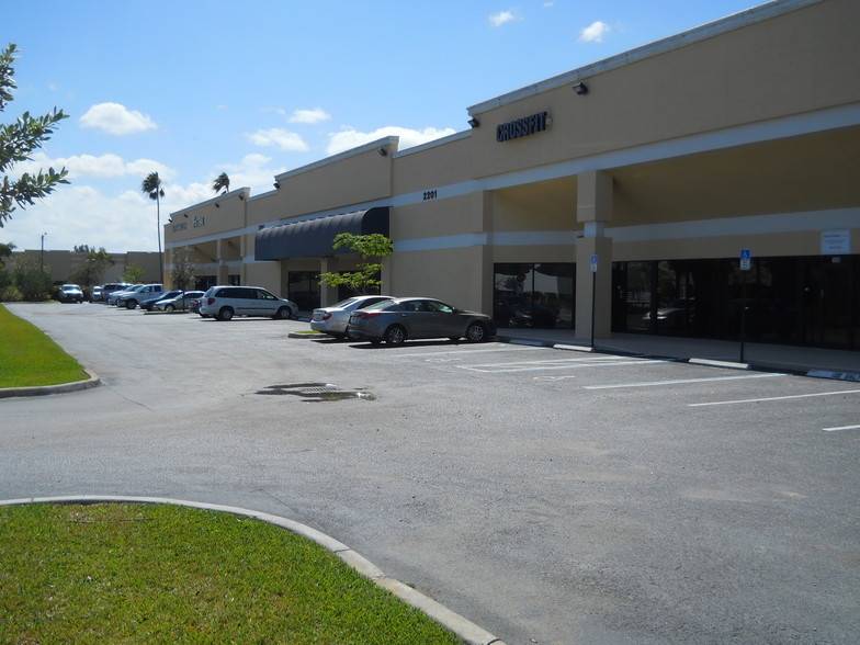 Andrews Ave Commerce Center 