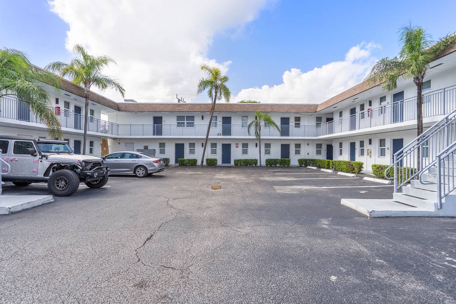 Rustic Manor Apartments, photo 8