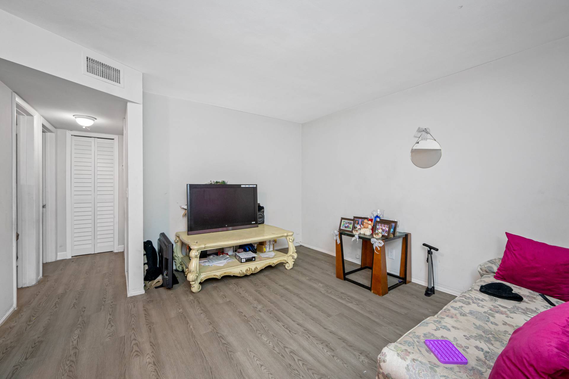 Camelot Apartments, photo 13