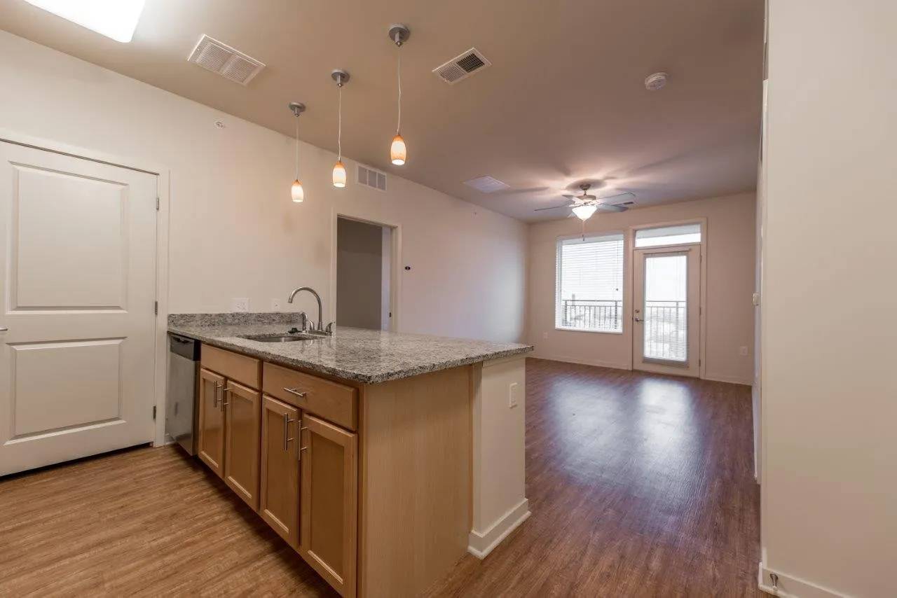 101 East Corry, photo 15