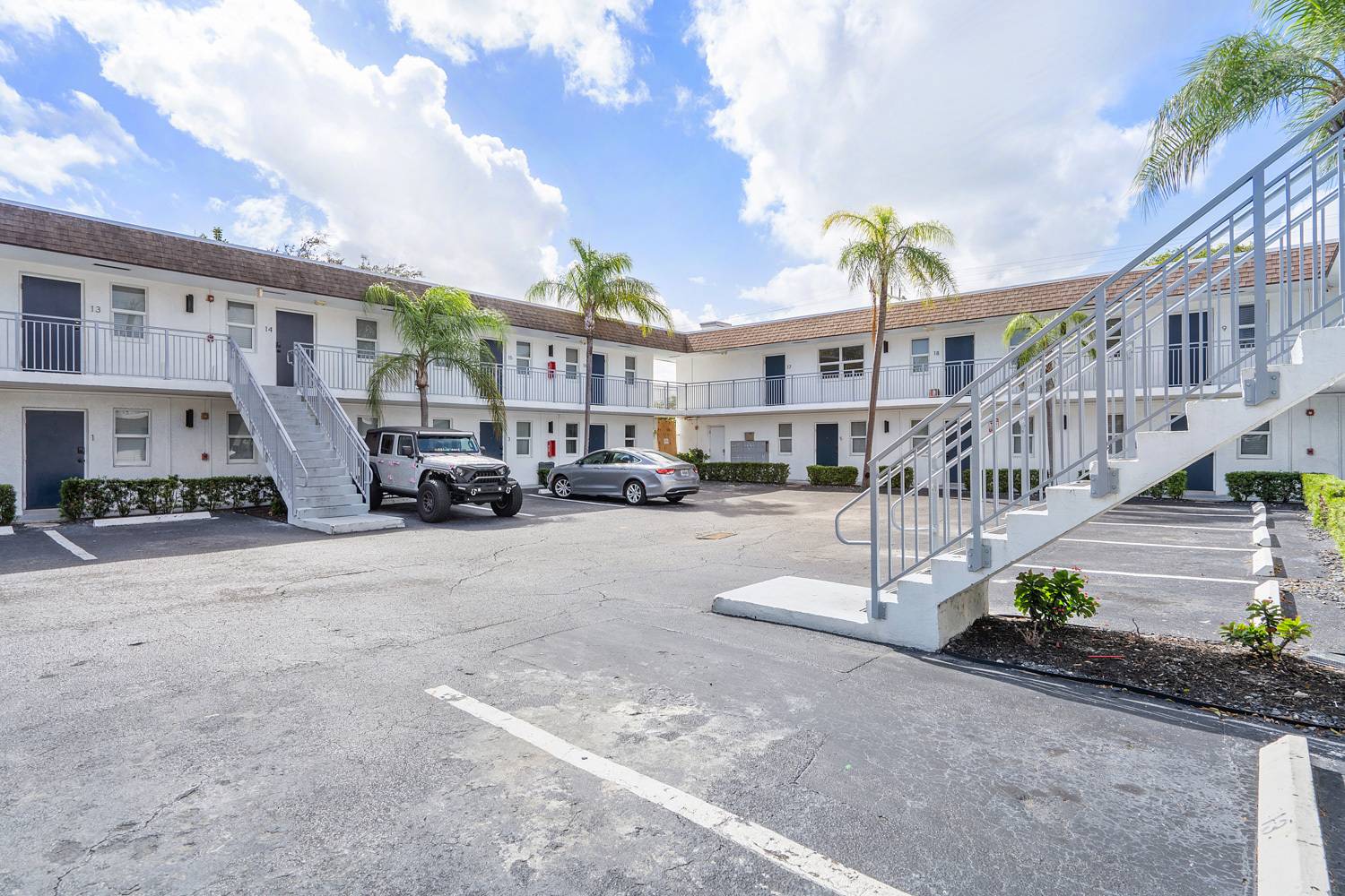 Rustic Manor Apartments, photo 9