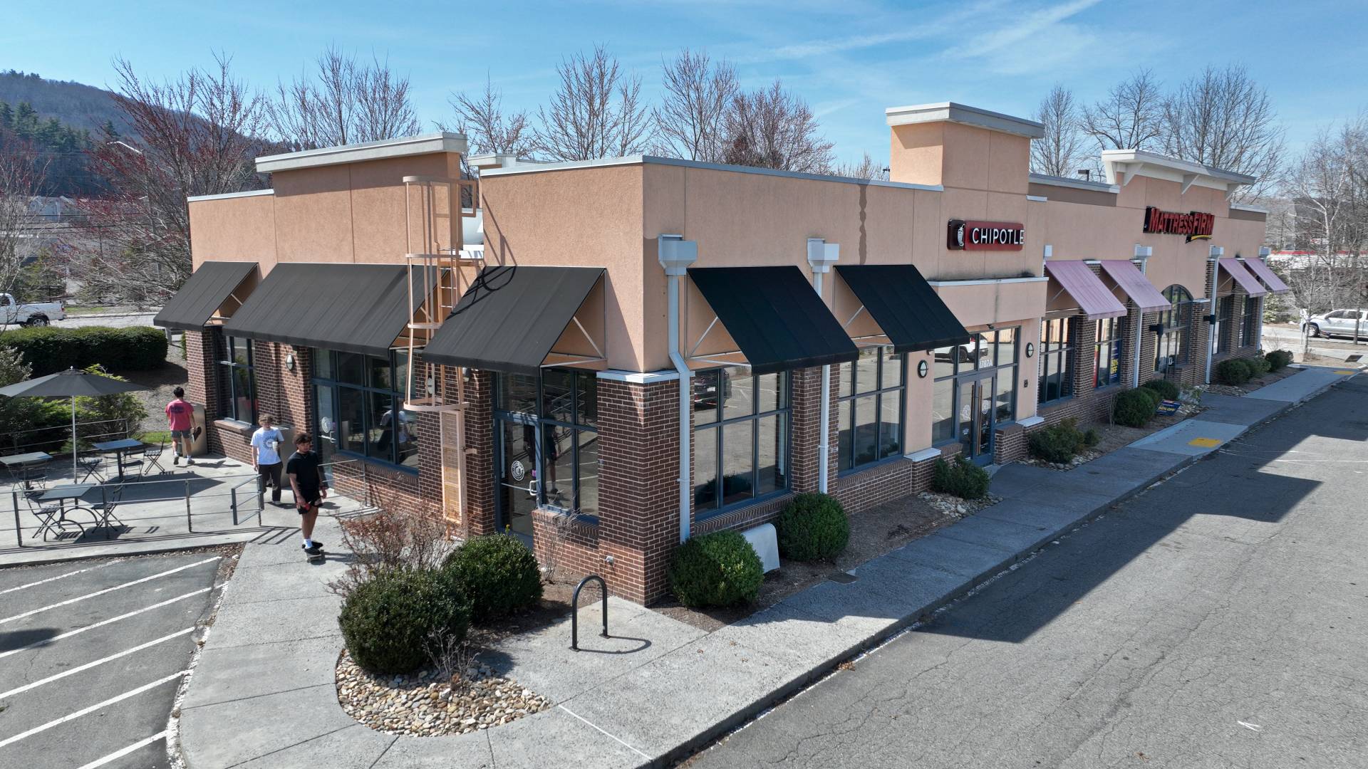 Chipotle & Mattress Firm , photo 5