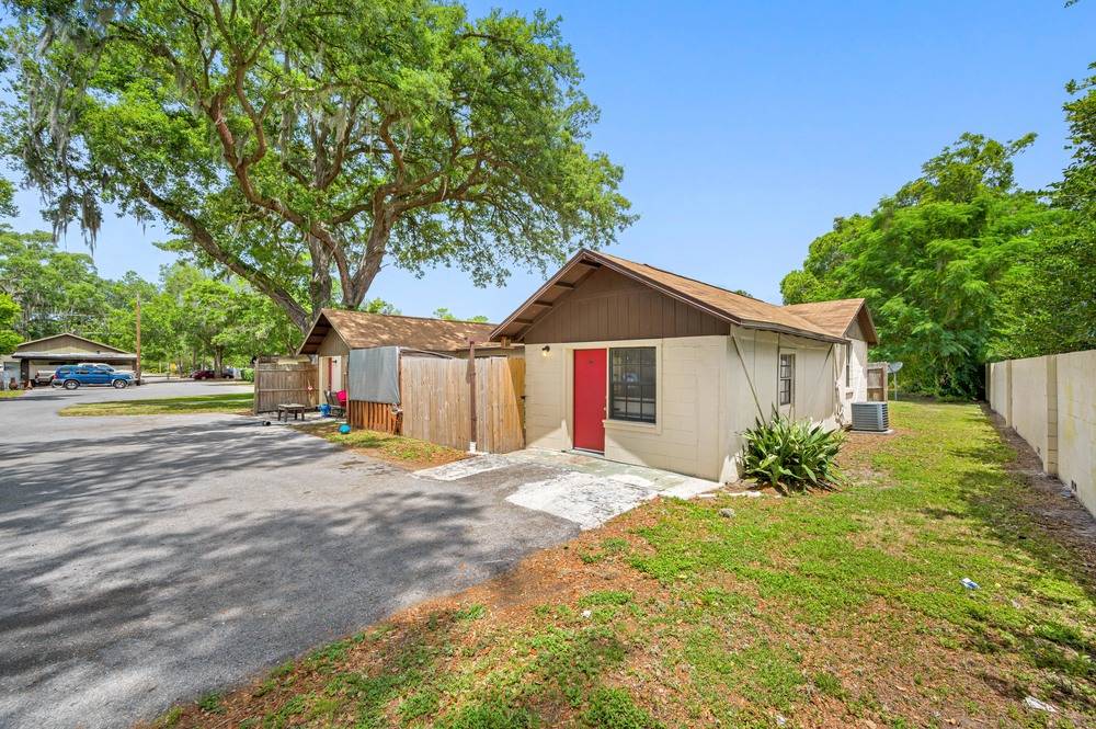 Pinewood Apartments, photo 6