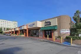 NE 163rd Street Plaza 