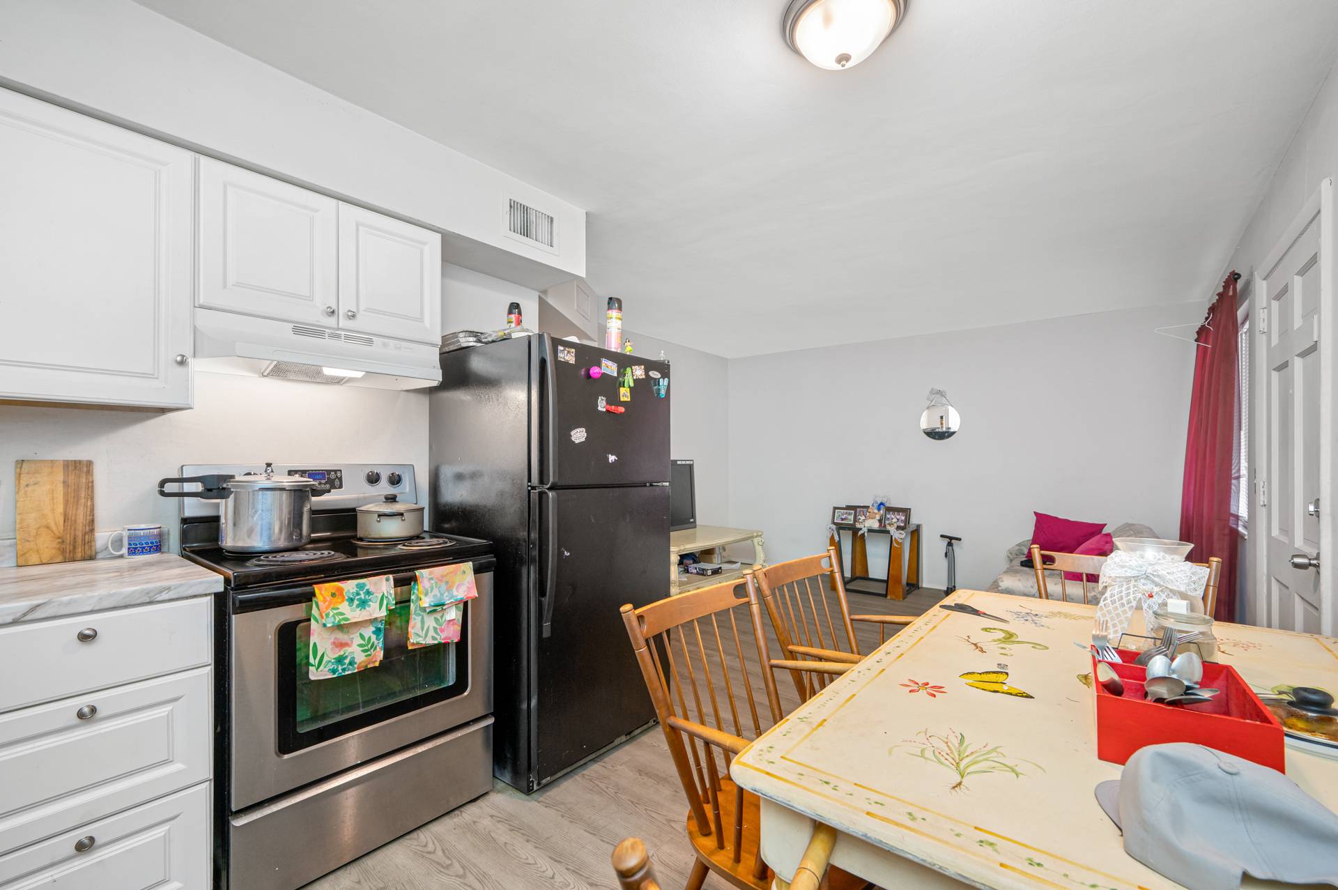 Camelot Apartments, photo 10