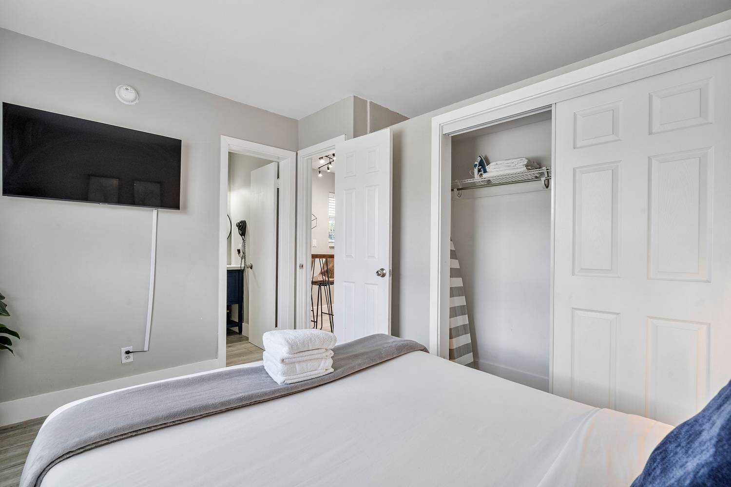 Rustic Manor Apartments, photo 44
