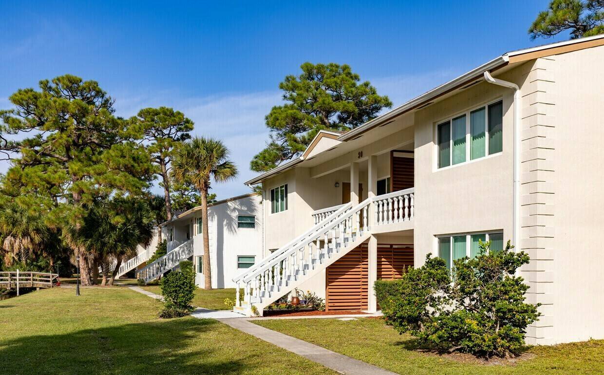 Pines Apartments, photo 3
