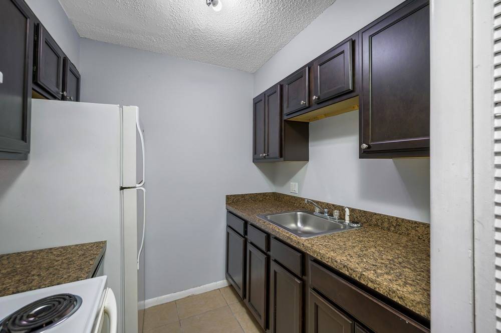 Pinewood Apartments, photo 18