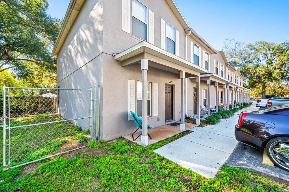 Peach Ave Townhomes, photo 4