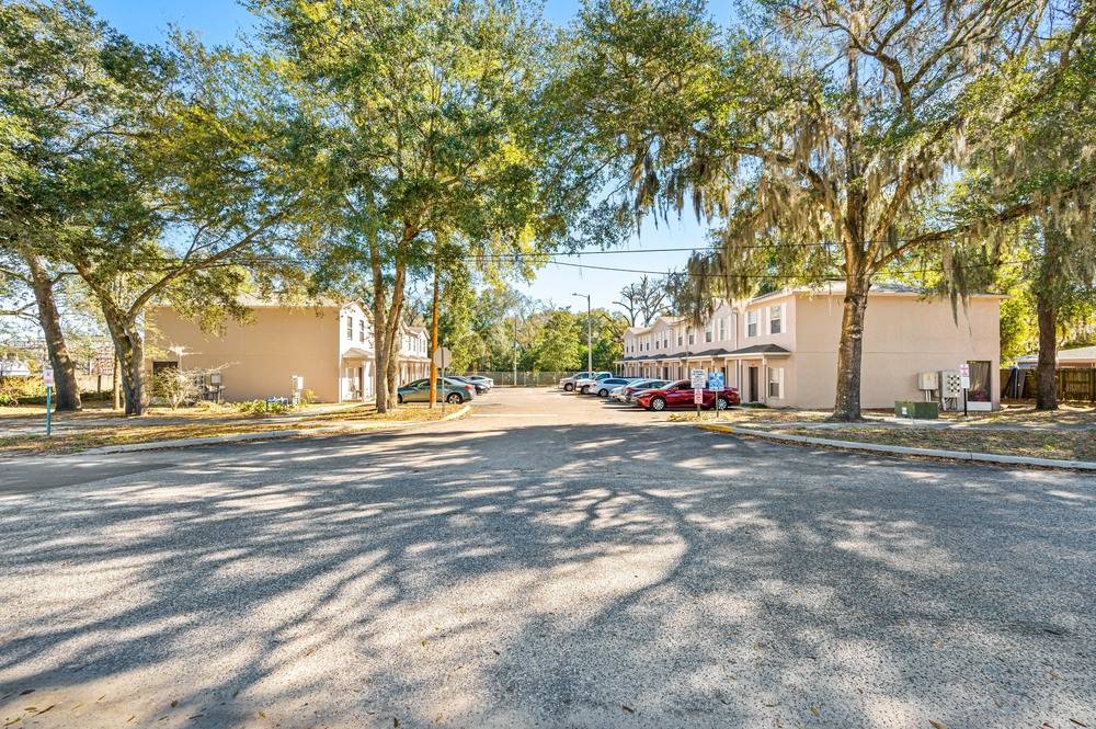 Peach Ave Townhomes, photo 6