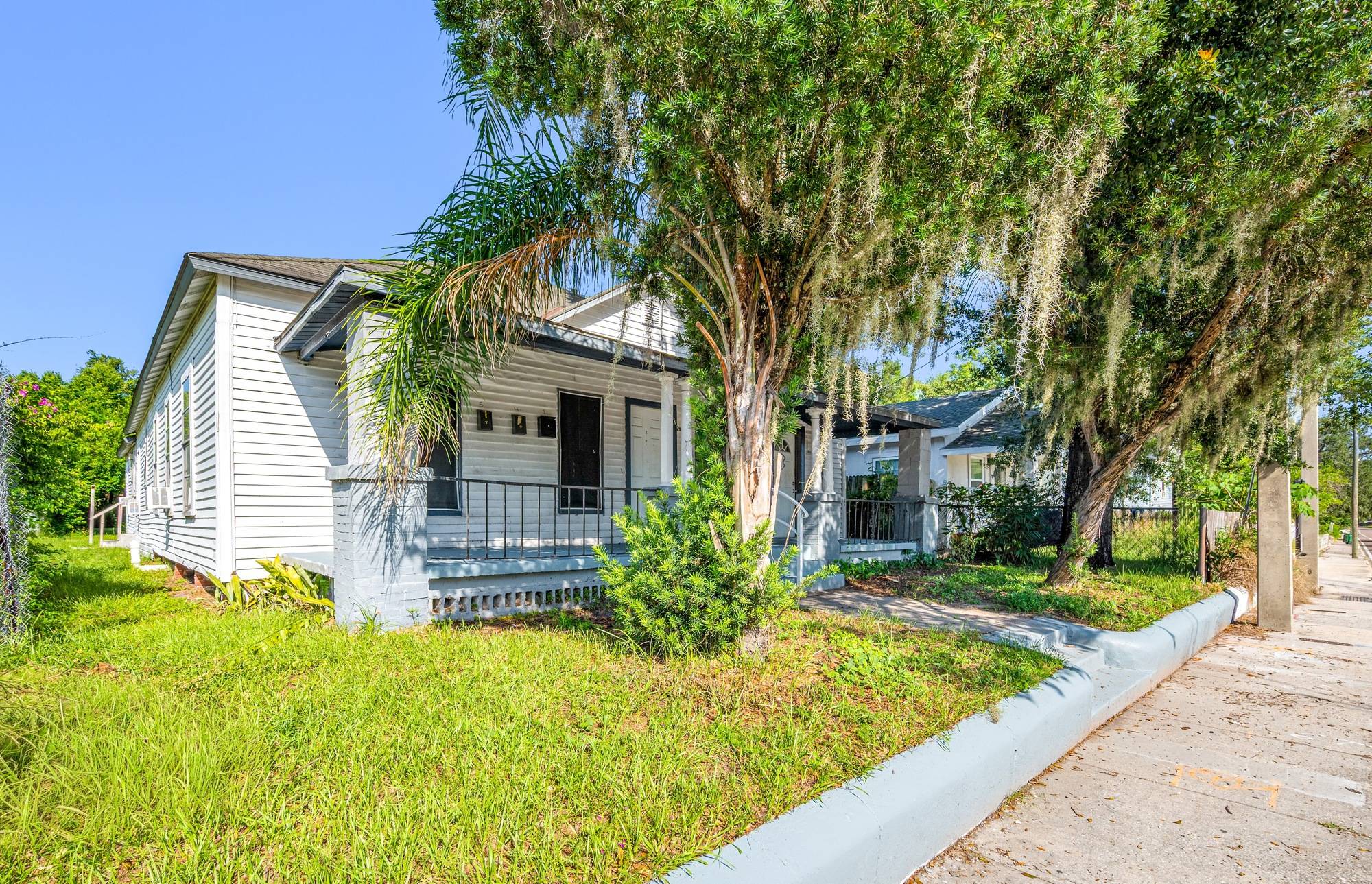 2930 Tampa Street, photo 2