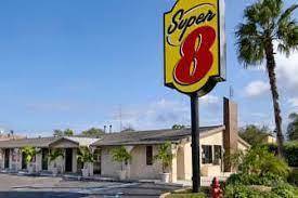 Super 8 by Wyndham - Lantana, FL 