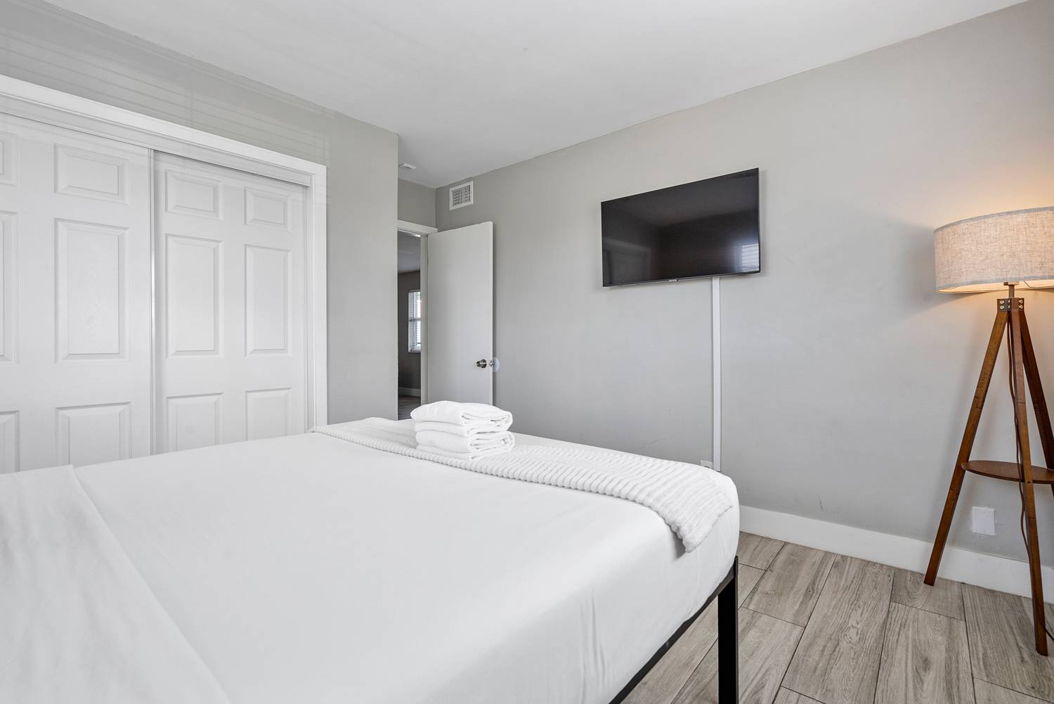 Rustic Manor Apartments, photo 27