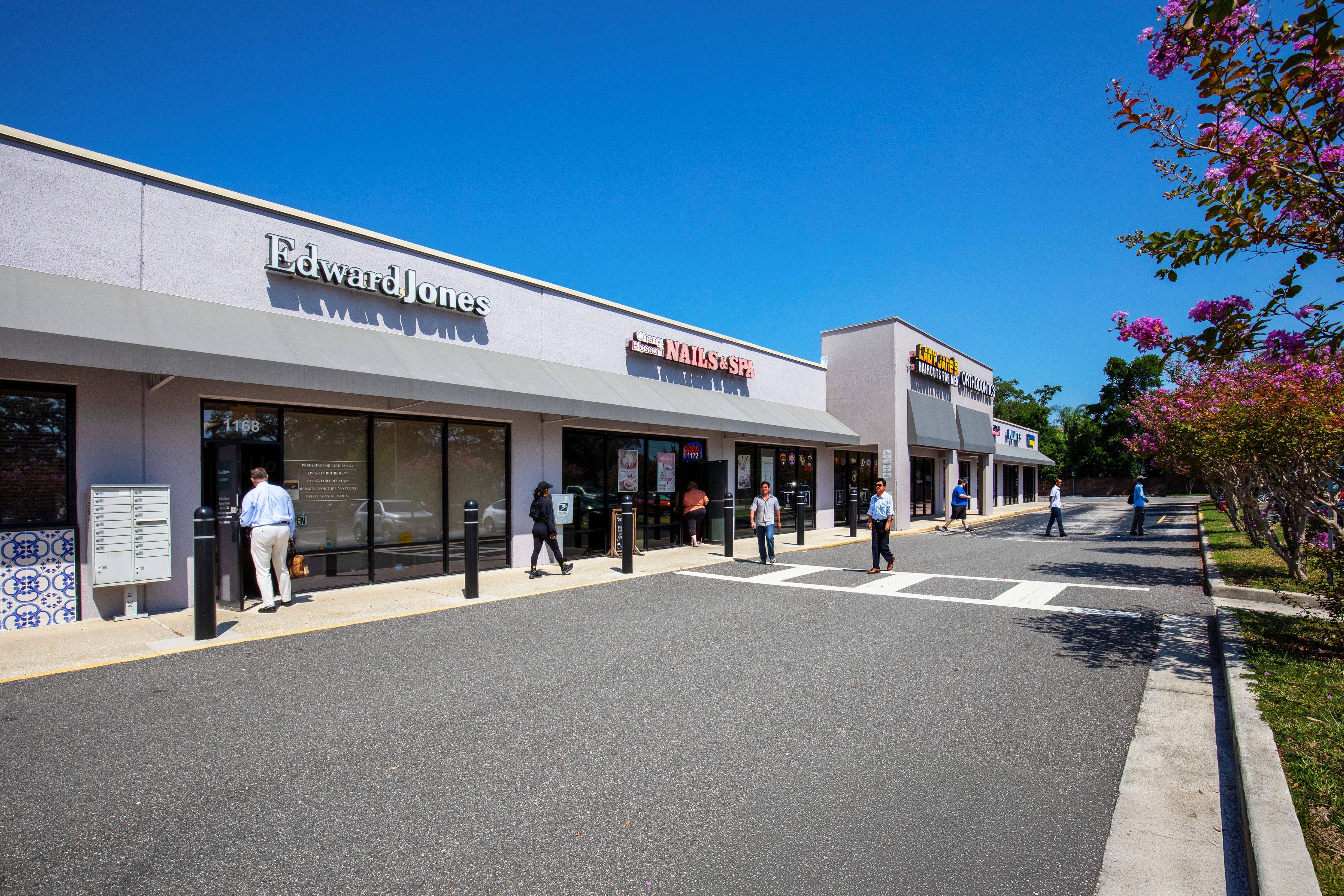 Shoppes at Brantley Hall, photo 2