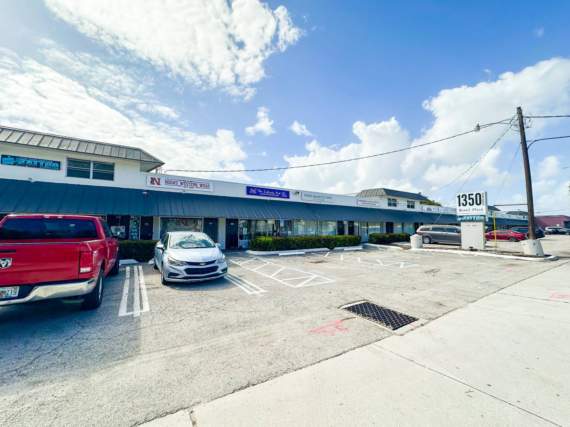 1350 Plaza, photo 28