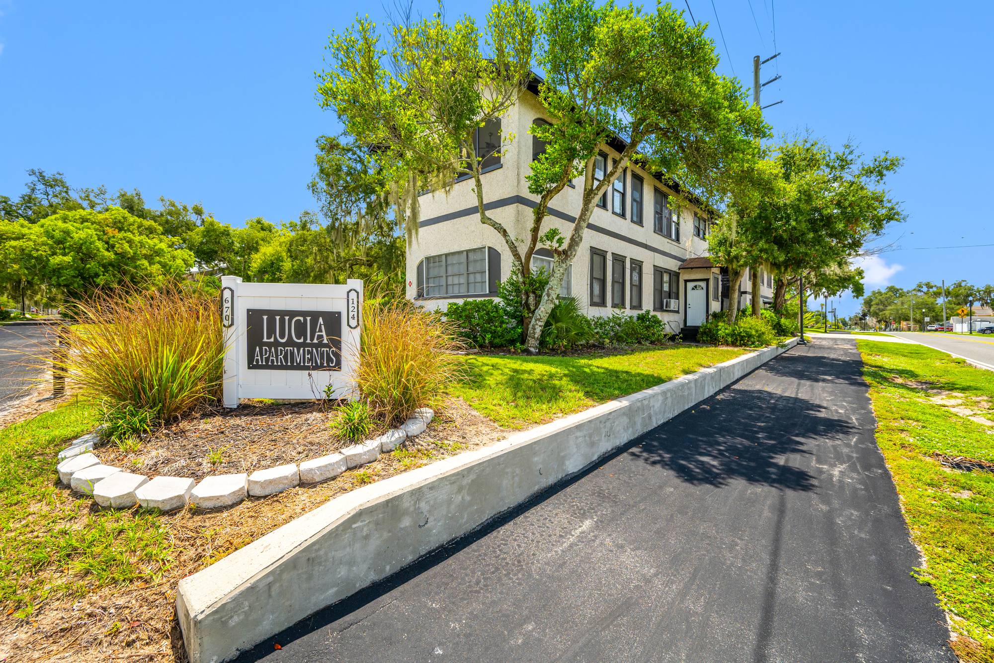 Lucia Apartments