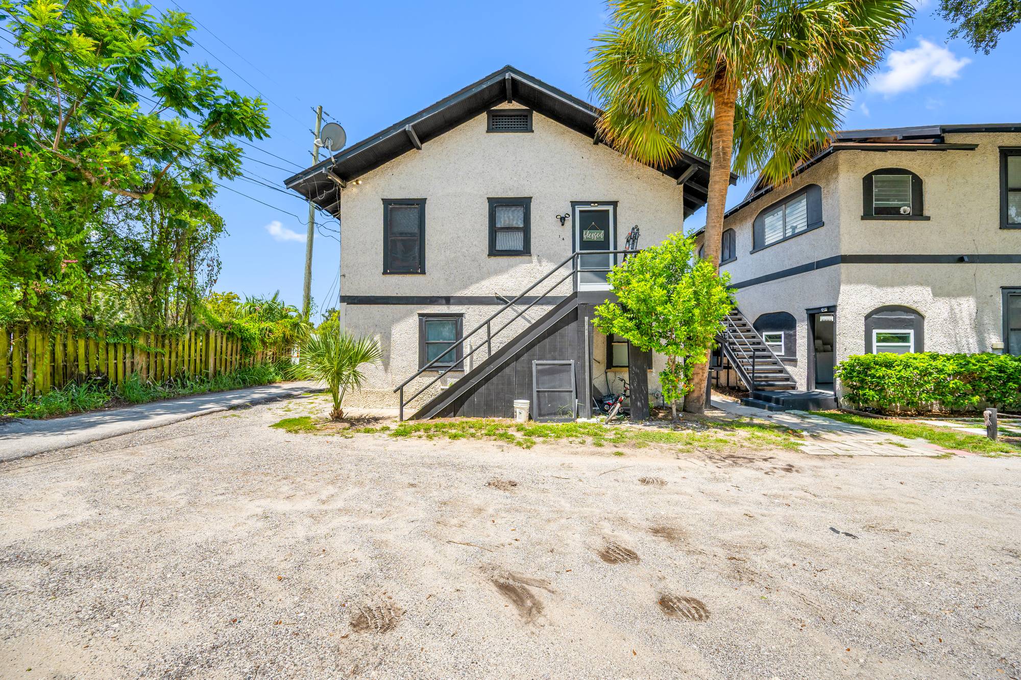 Lucia Apartments, photo 2