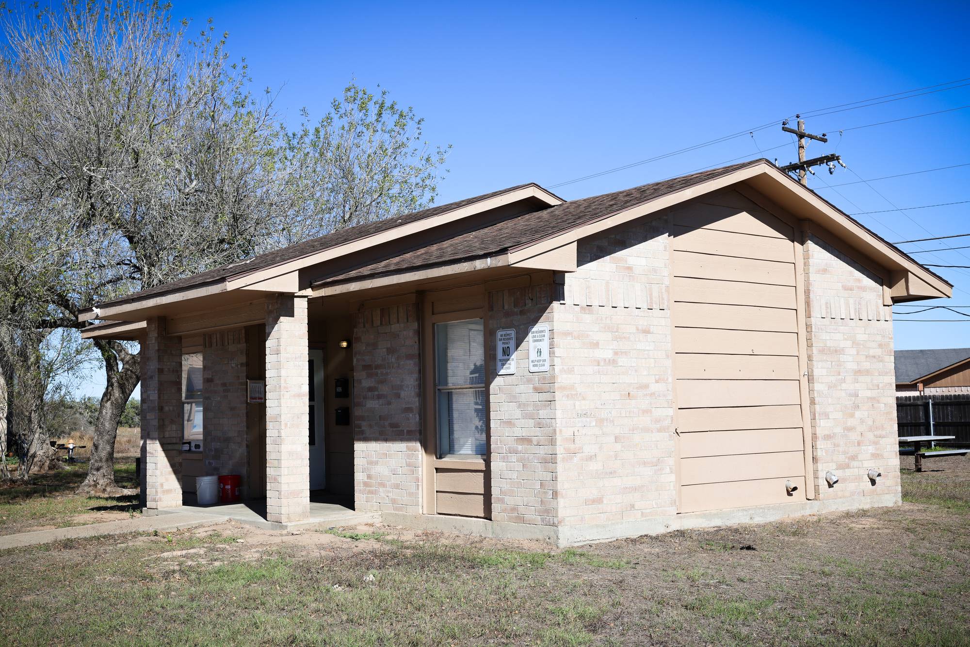 Golden Plaza & Colonial Manor Apartments, photo 12