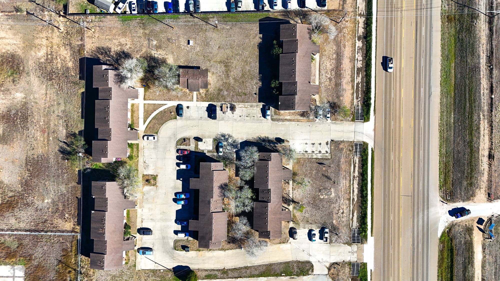 Golden Plaza & Colonial Manor Apartments, photo 15